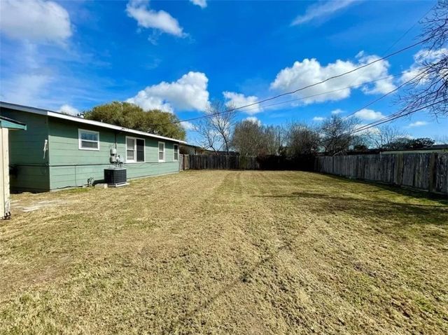 4814 Dody St, Corpus Christi, TX 78413
