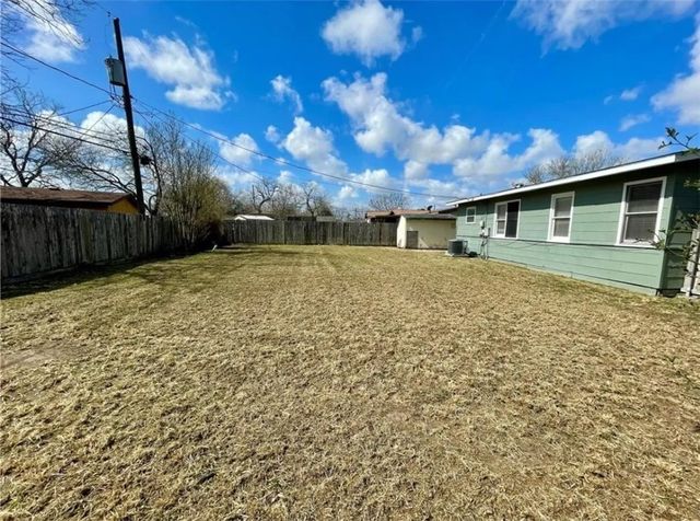 4814 Dody St, Corpus Christi, TX 78413