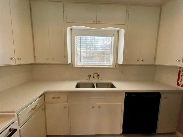 4814 Dody St, Corpus Christi, TX 78413