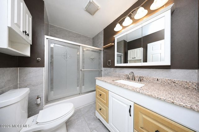 34 Evergreen Place, Keansburg, NJ 07734