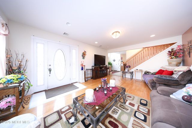 34 Evergreen Place, Keansburg, NJ 07734