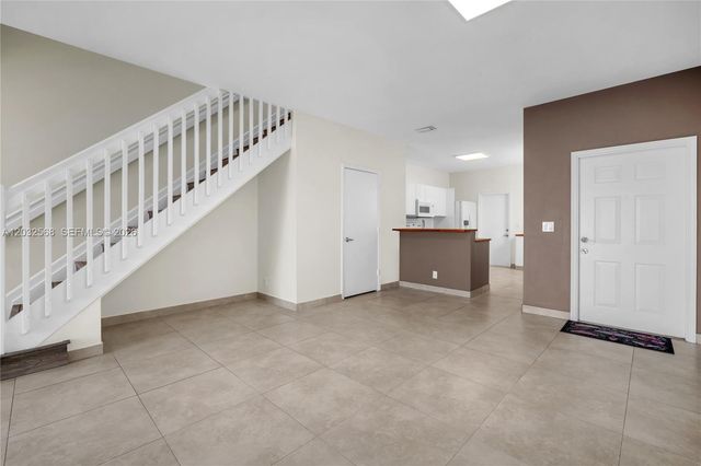3698 San Simeon Cir, Weston, FL 33331