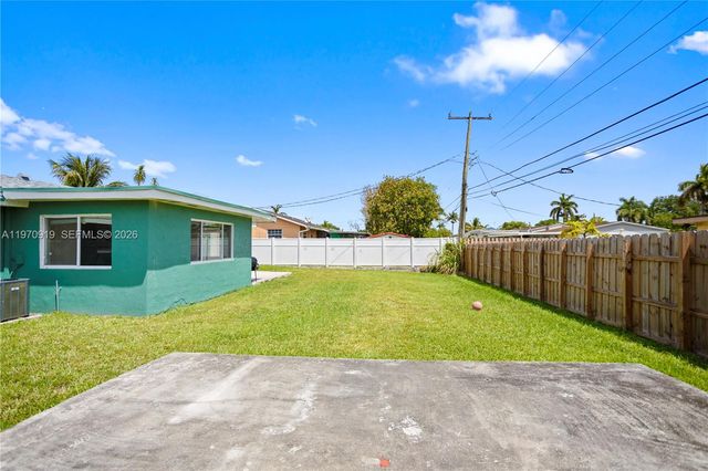 1831 SW 97th Ter, Miramar, FL 33025