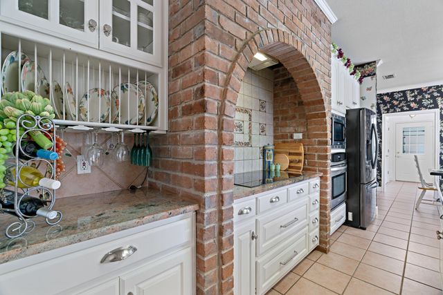 72 Crown Road, Willow Park, TX 76087