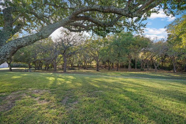 72 Crown Road, Willow Park, TX 76087