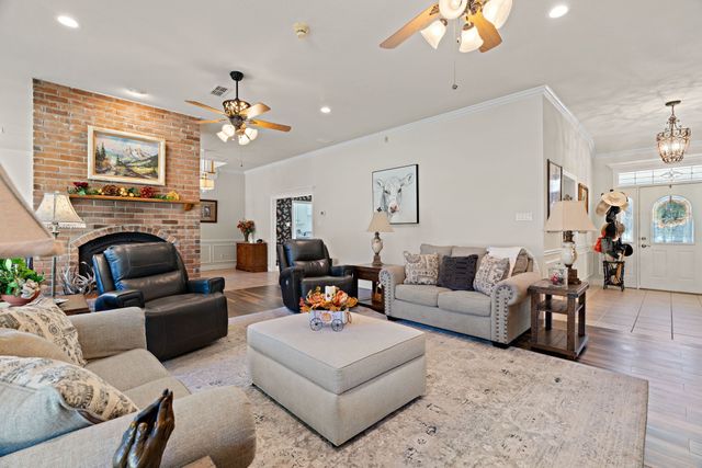 72 Crown Road, Willow Park, TX 76087