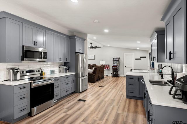 170 Private Road 52423, Leesburg, TX 75451