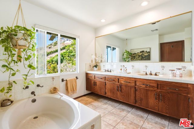 5461 Horizon Drive, Malibu, CA 90265