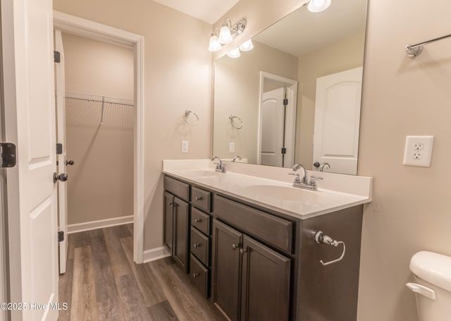 270 Breakwater Drive, Sneads Ferry, NC 28460