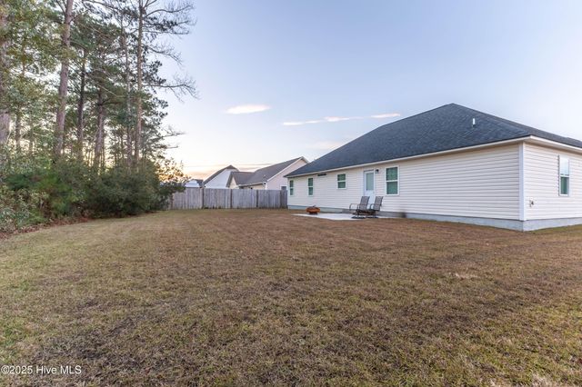 270 Breakwater Drive, Sneads Ferry, NC 28460
