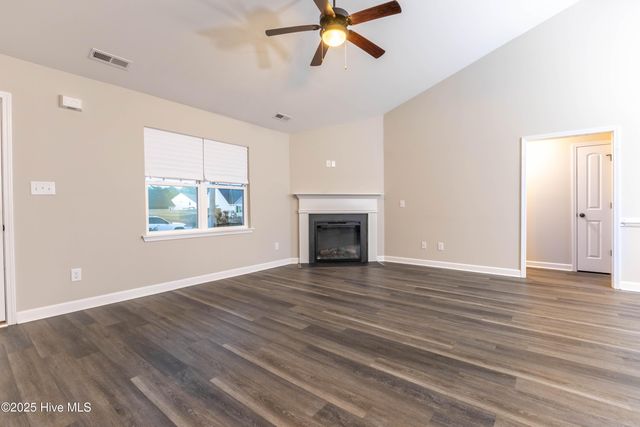 270 Breakwater Drive, Sneads Ferry, NC 28460