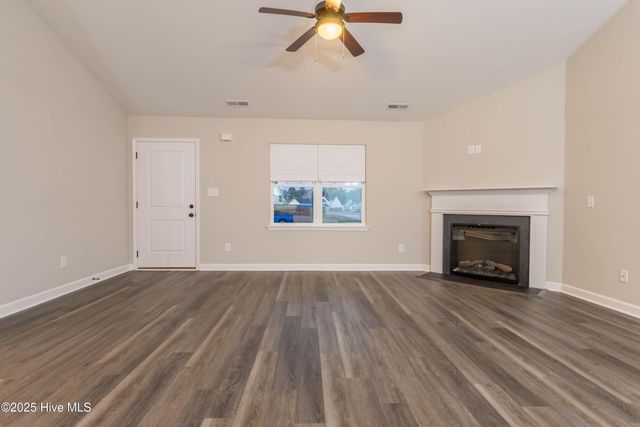 270 Breakwater Drive, Sneads Ferry, NC 28460