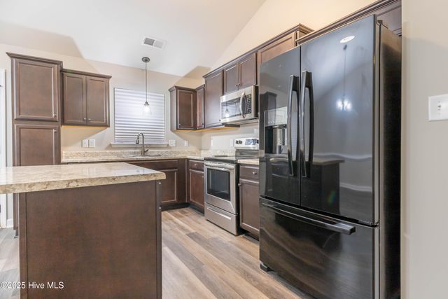 270 Breakwater Drive, Sneads Ferry, NC 28460