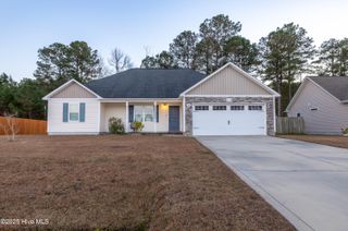 270 Breakwater Drive, Sneads Ferry, NC 28460