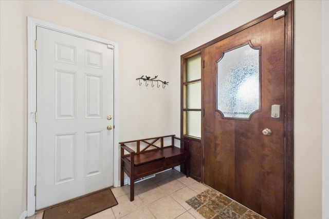 3300 Ailsworth Court, Darien, IL 60561