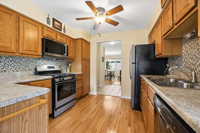 3300 Ailsworth Court, Darien, IL 60561