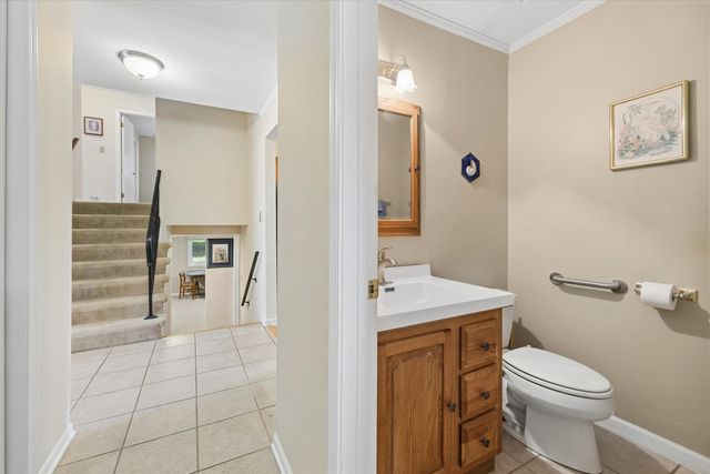 3300 Ailsworth Court, Darien, IL 60561
