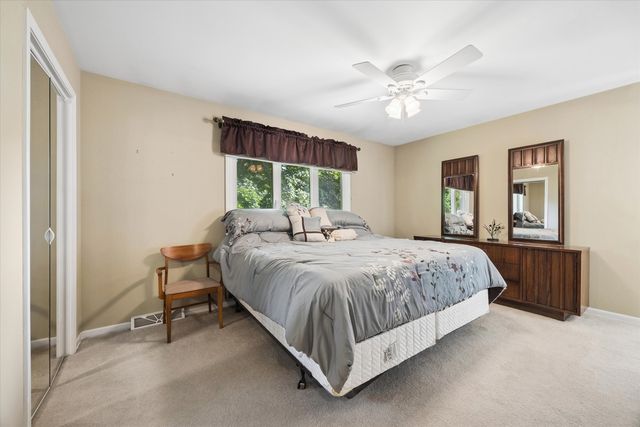 3300 Ailsworth Court, Darien, IL 60561