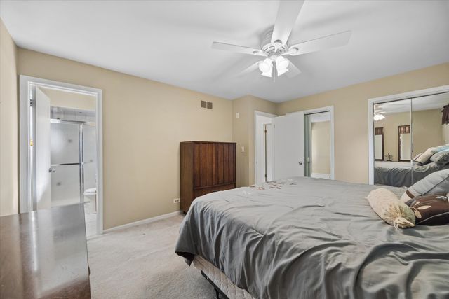 3300 Ailsworth Court, Darien, IL 60561