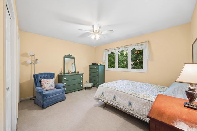 3300 Ailsworth Court, Darien, IL 60561