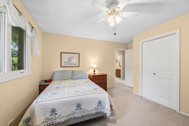 3300 Ailsworth Court, Darien, IL 60561