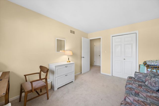 3300 Ailsworth Court, Darien, IL 60561