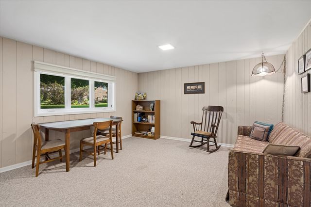 3300 Ailsworth Court, Darien, IL 60561