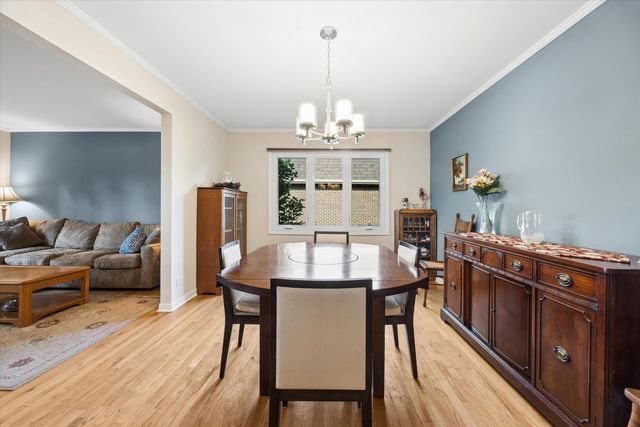 3300 Ailsworth Court, Darien, IL 60561