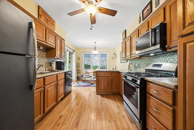 3300 Ailsworth Court, Darien, IL 60561
