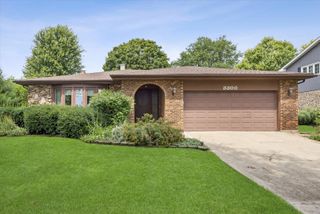 3300 Ailsworth Court, Darien, IL 60561