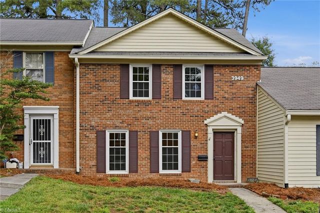 3949 Valley Court E, Winston-salem, NC 27106