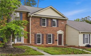 3949 Valley Court E, Winston-salem, NC 27106