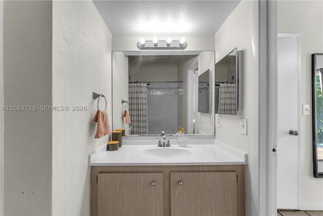 11209 SW 114th Lane Circle, Miami, FL 33176