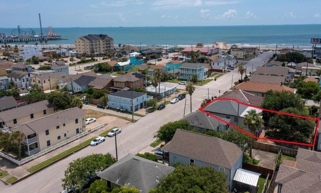 2215 30th Street, Galveston, TX 77550