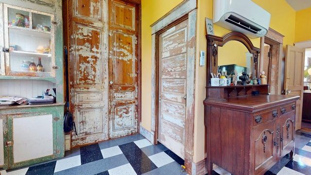 2215 30th Street, Galveston, TX 77550