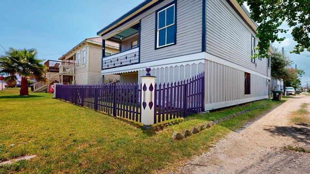 2215 30th Street, Galveston, TX 77550