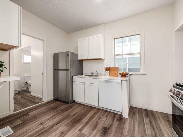 1889 S 4th Street, Columbus, OH 43207