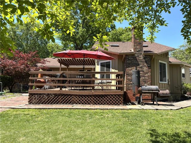 9335 Craig Drive, Overland Park, KS 66212