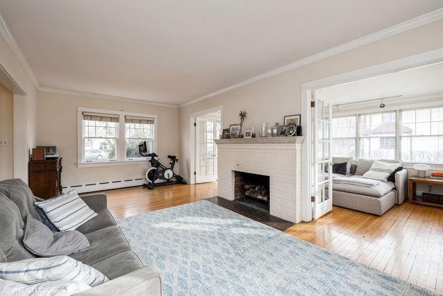 322 N Monroe Street, Hinsdale, IL 60521