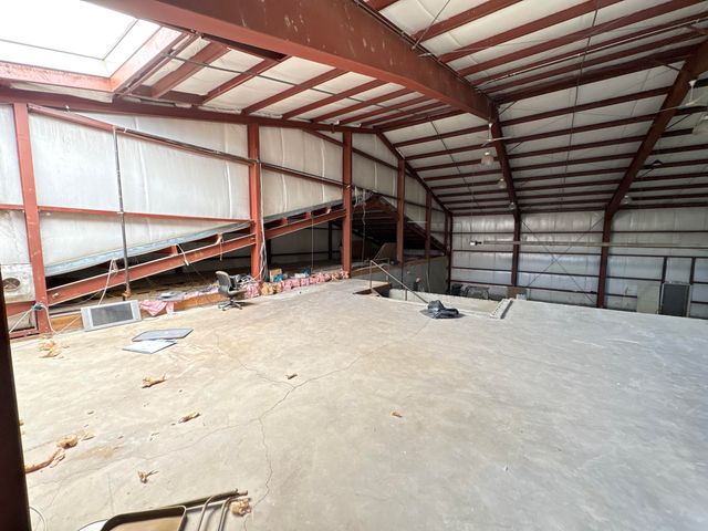 2203 E Mcnichols Road, Hamtramck, MI 48212