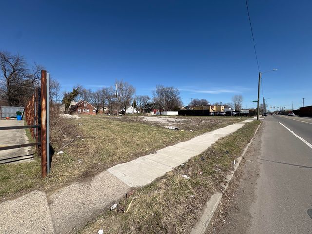 2203 E Mcnichols Road, Hamtramck, MI 48212