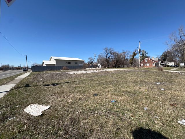 2203 E Mcnichols Road, Hamtramck, MI 48212