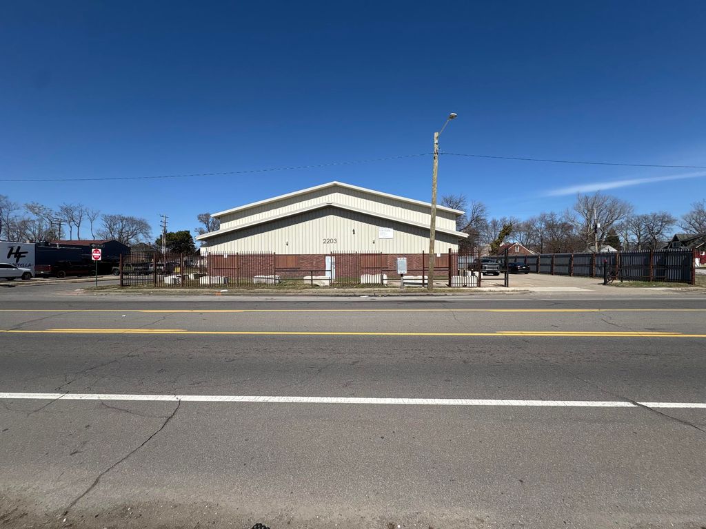 2203 E Mcnichols Road, Hamtramck, MI 48212