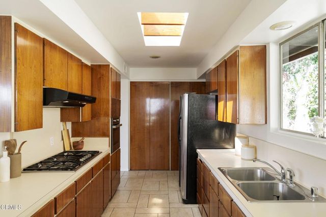 1600 Sunset Plaza Drive, Los Angeles, CA 90069