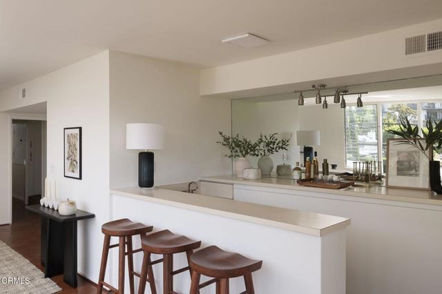 1600 Sunset Plaza Drive, Los Angeles, CA 90069