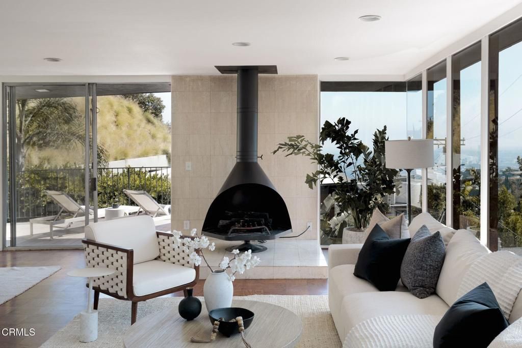 1600 Sunset Plaza Drive, Los Angeles, CA 90069
