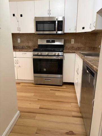 15 Longworth Ave 223, Brockton, NH 03201