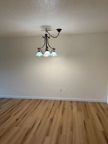 15 Longworth Ave 223, Brockton, NH 03201