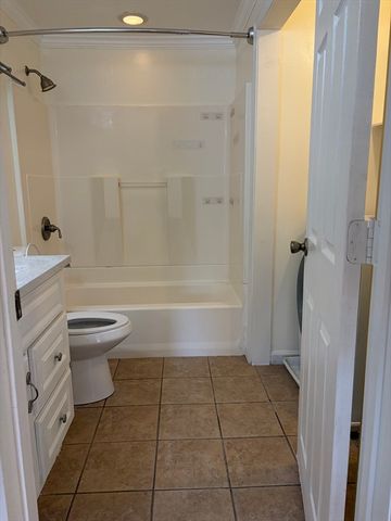 15 Longworth Ave 223, Brockton, NH 03201