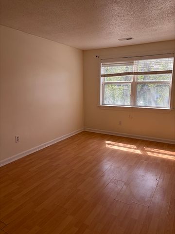15 Longworth Ave 223, Brockton, NH 03201